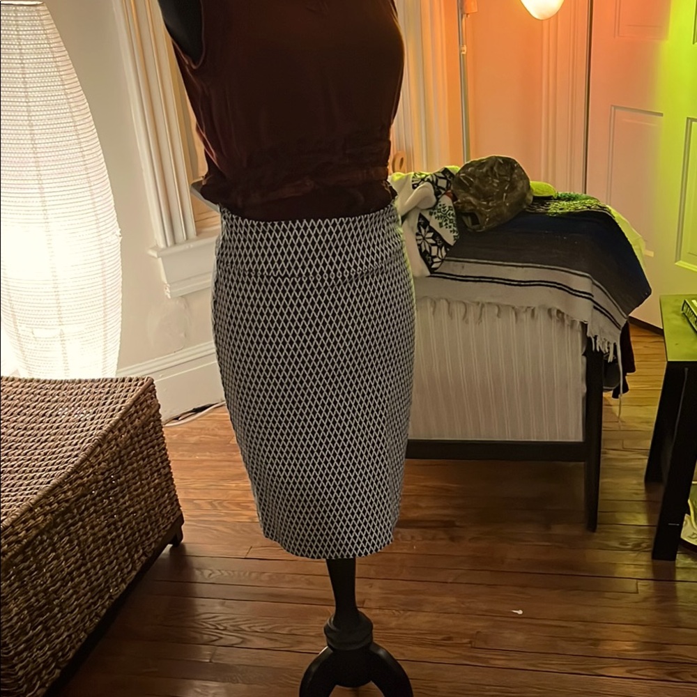 Midi damask skirt Canadian brand Margaret M super form fitting